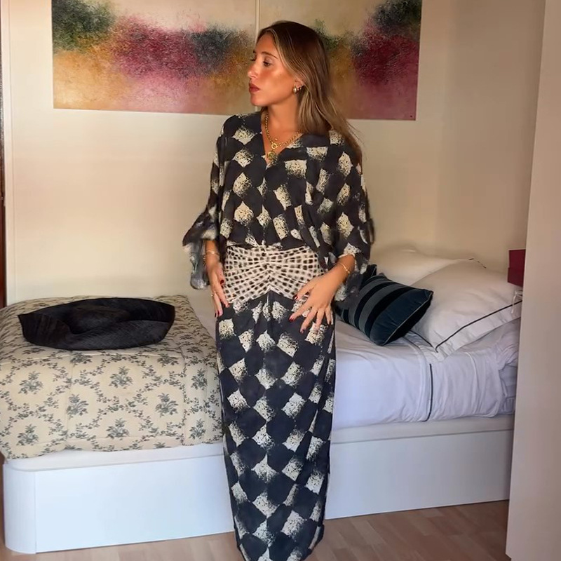 Geometric Print Knit Belted Midi Dress