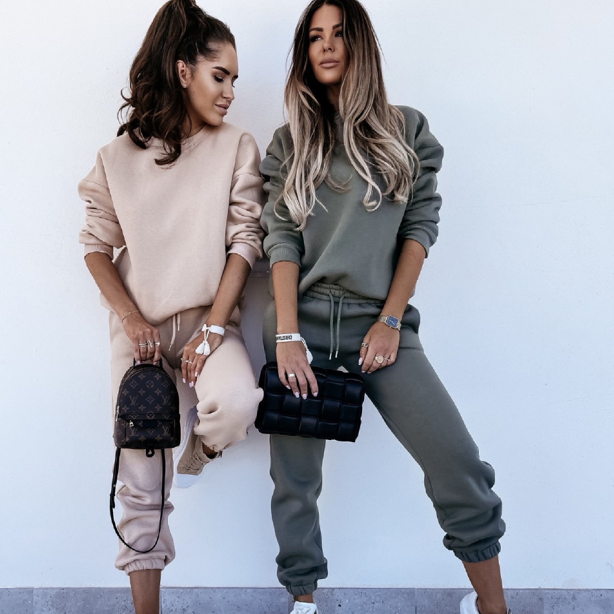 Women's Casual Two-Piece Sweatsuit Set Long Sleeve Solid Color