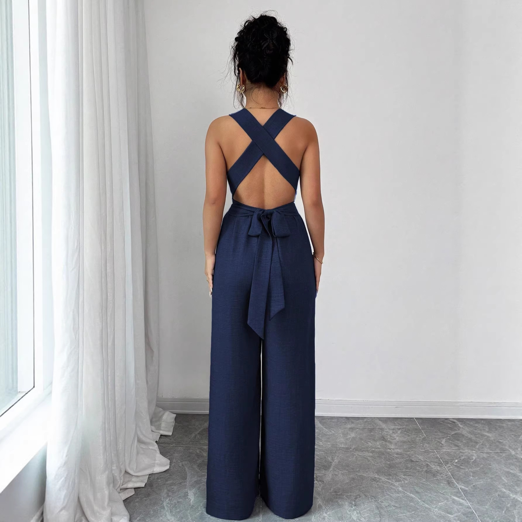 Women's Halter Cross-Back Sleeveless Jumpsuit with Waist-Cinching