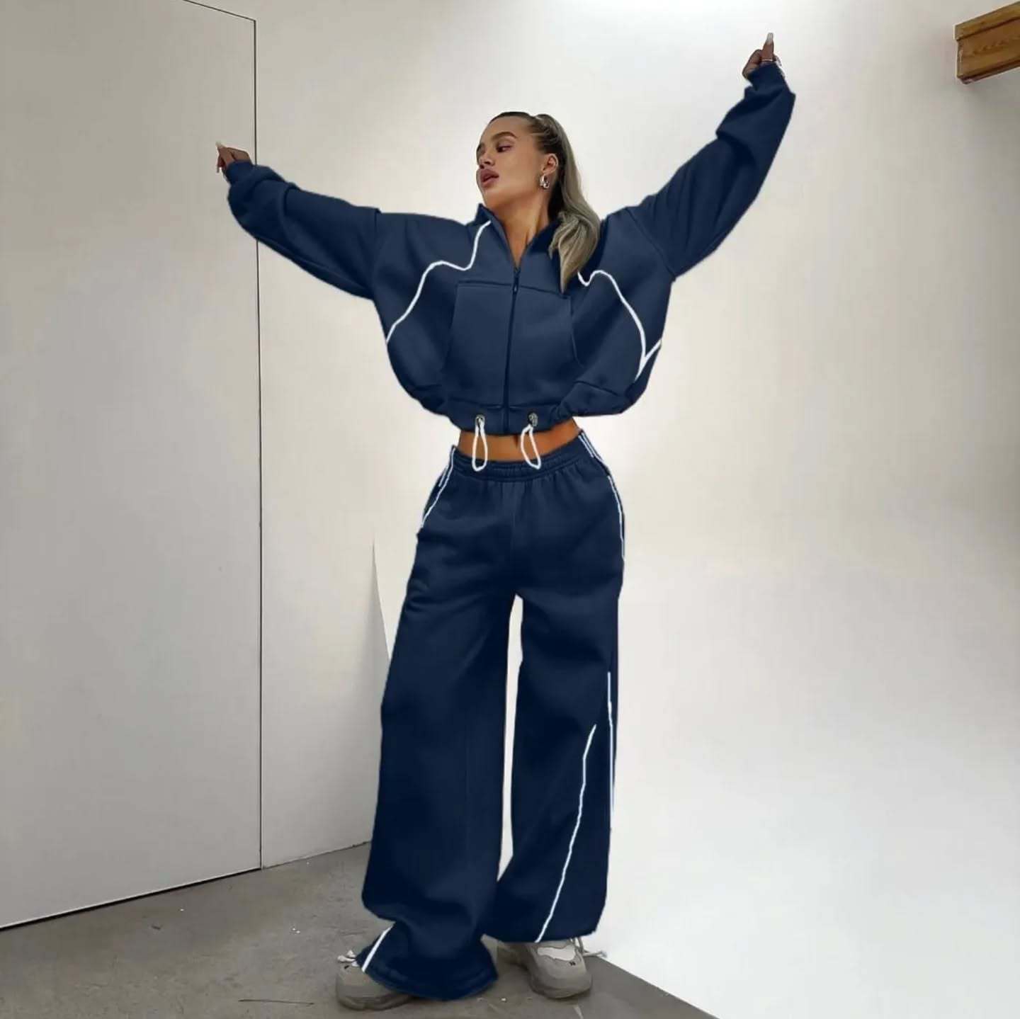 Women's Colorblock Hooded Zip Sweatshirt and Straight-Leg Pants Two-Piece Set