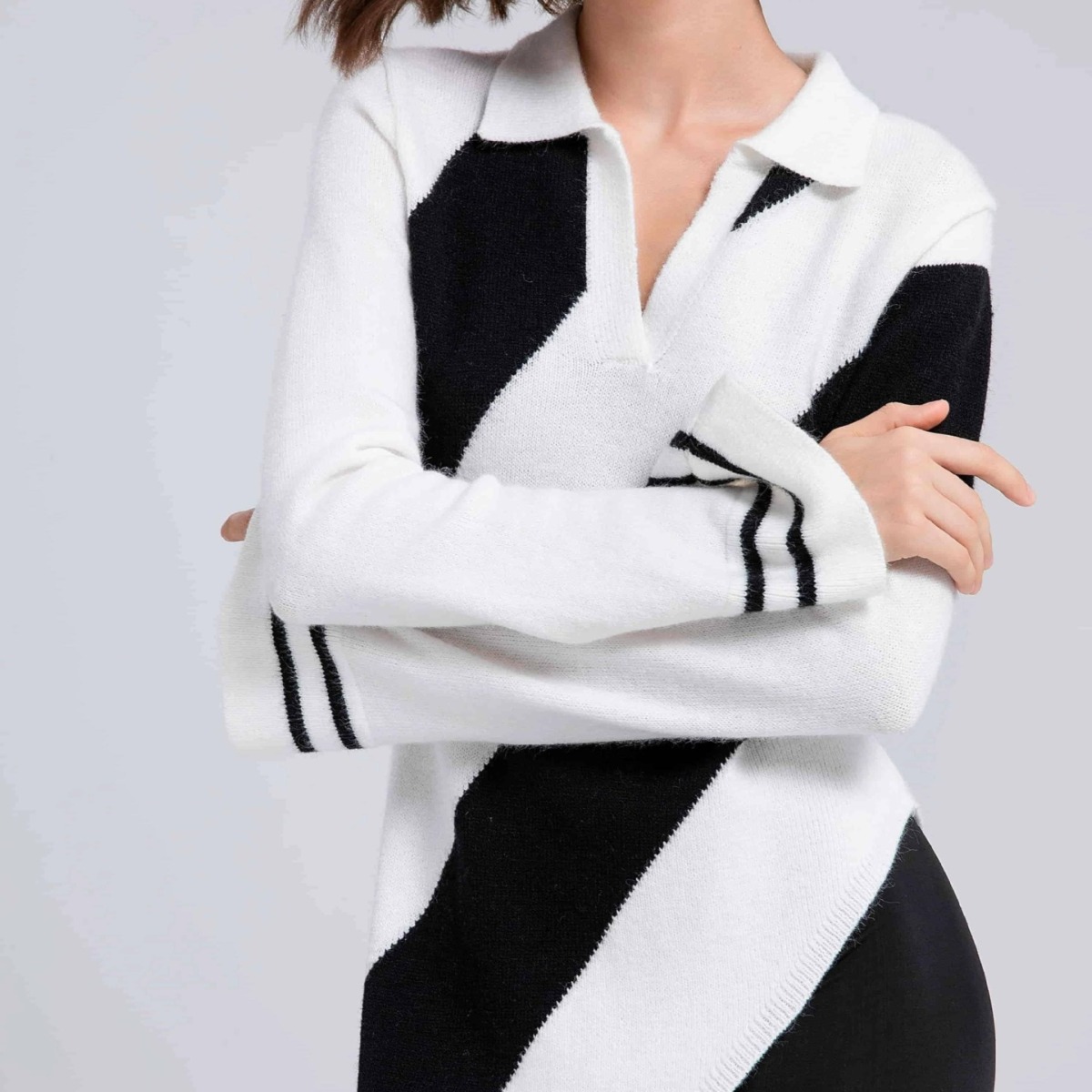 Retro Slim-Fit Knit Dress with Polo Collar and Striped Long Sleeves, Mid-Length Sweater Dress