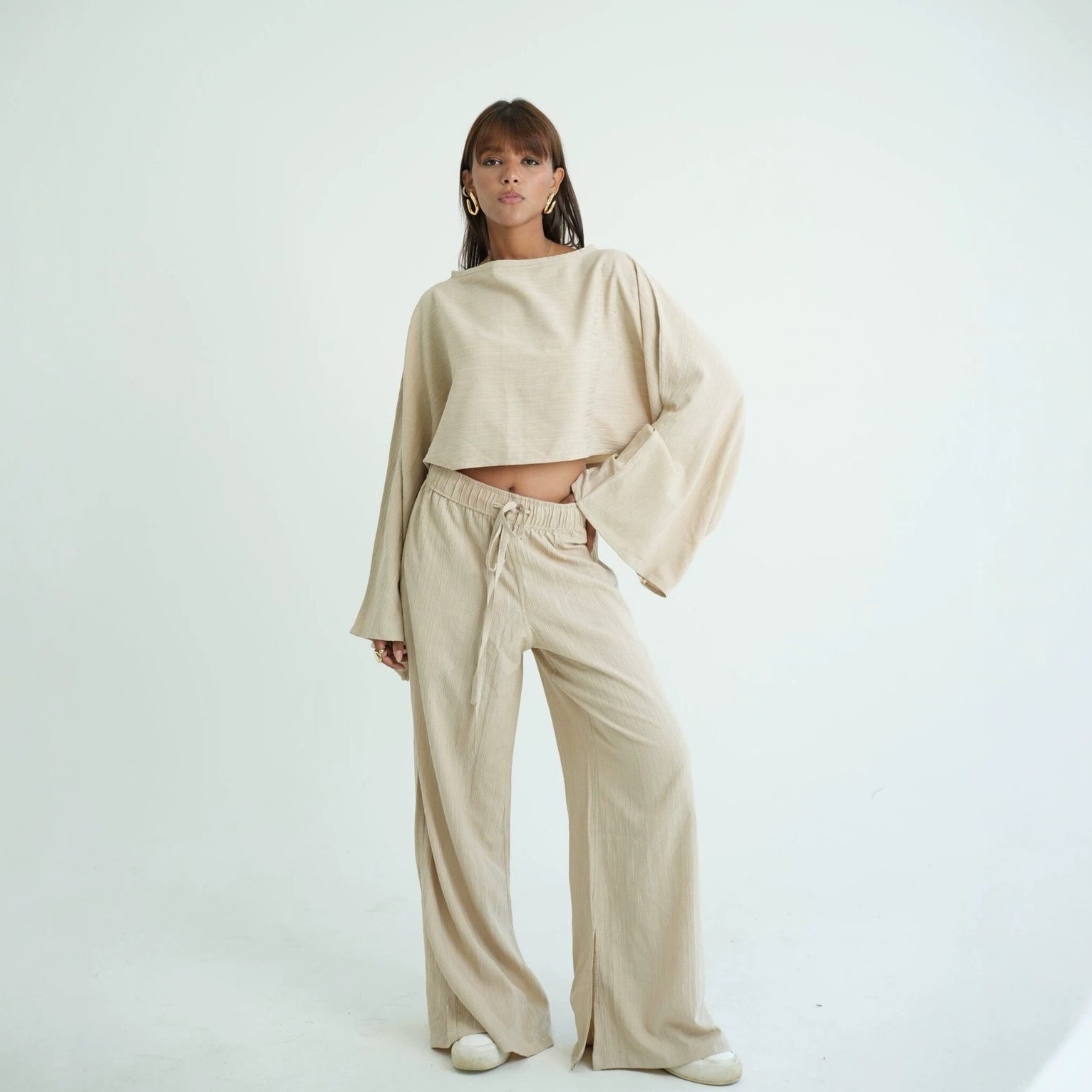 Women's Solid Color Short Sleeve Pullover & Elastic Waist Pants Two-Piece Set