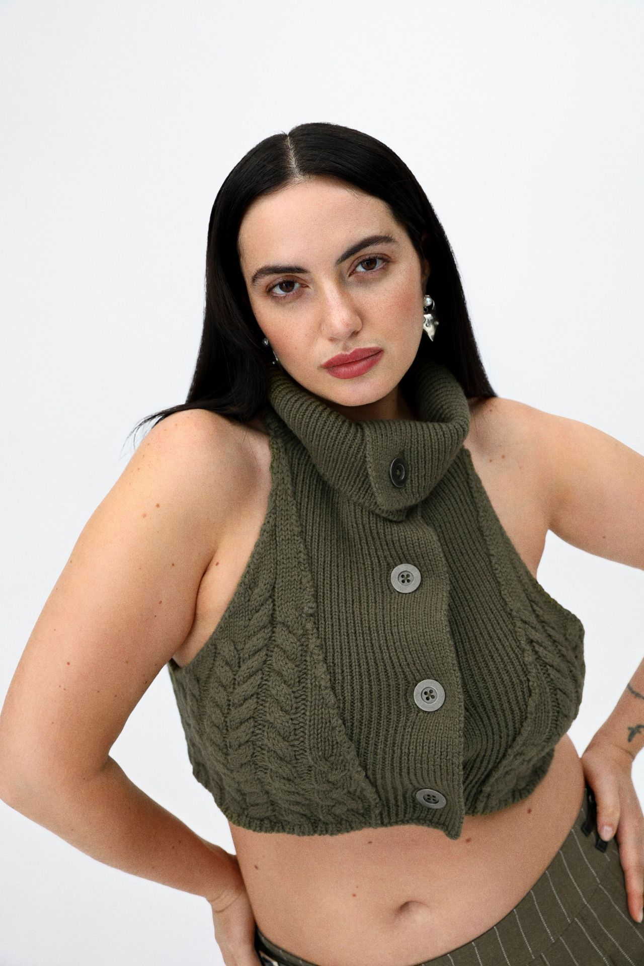 Women's Sleeveless High Neck Crop Knit Top