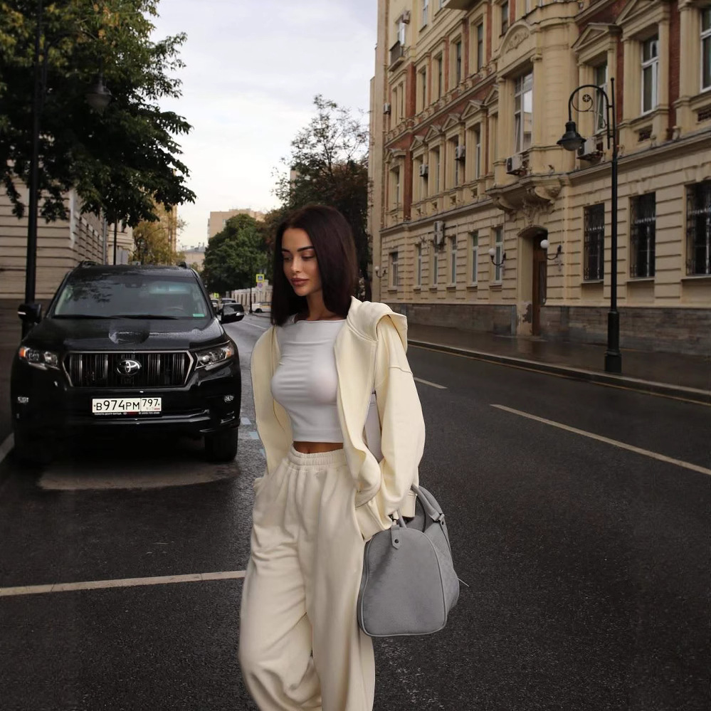 Women's Zip-Up Hooded Sweatshirt and Drawstring Pants Two-Piece Set