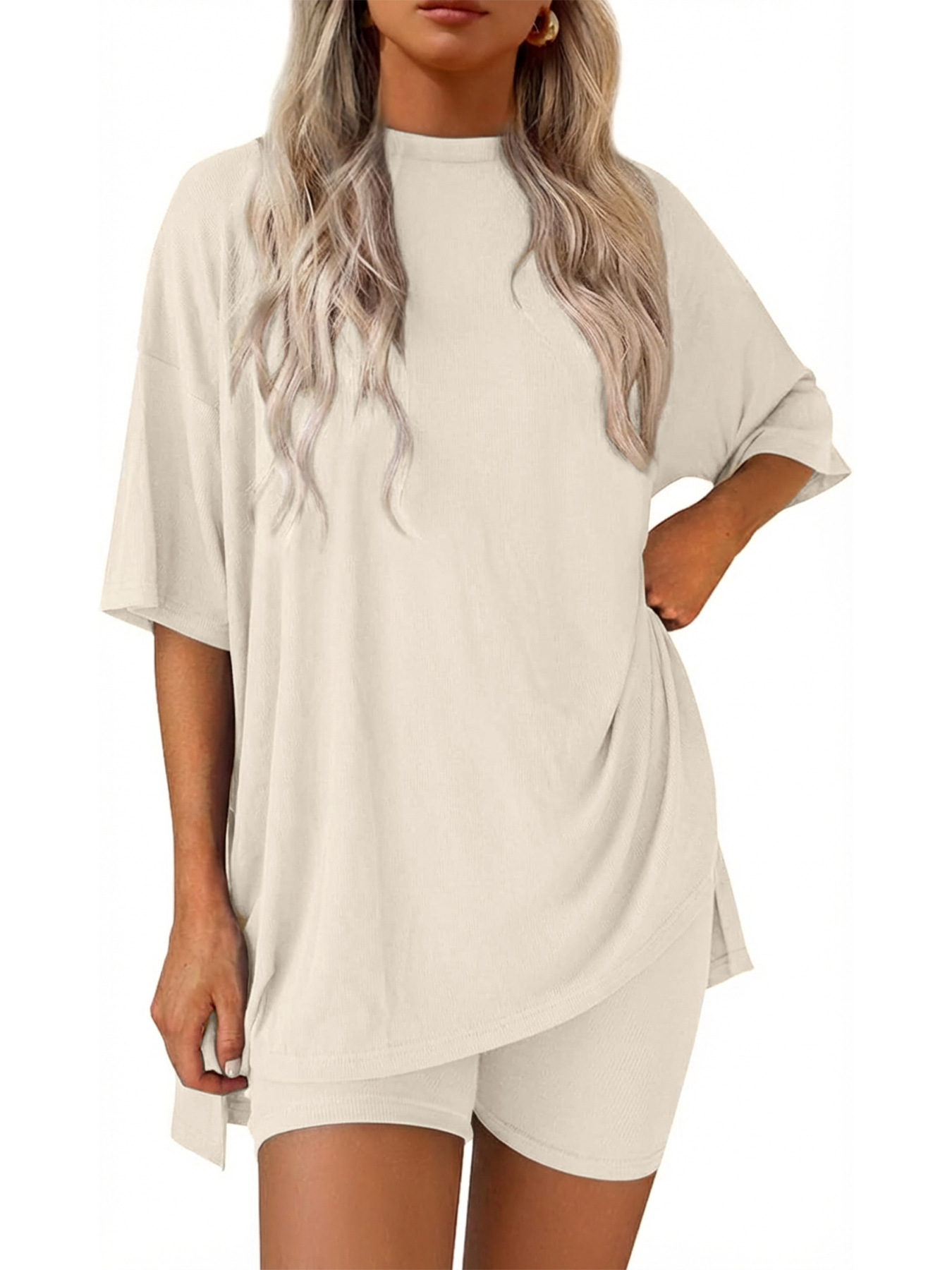 Relaxed Solid Color Short Sleeve Tee and Shorts Two-Piece Set