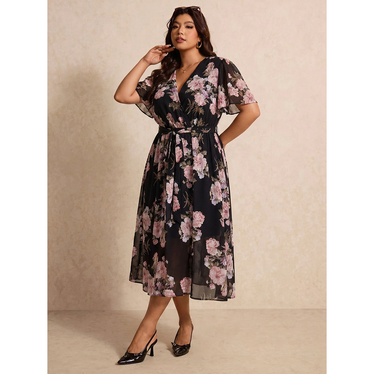 Plus Size Chiffon Dress Black Pink Floral V-Neck Waist Midi