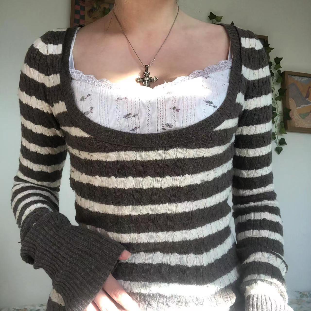 Women's Striped Low-Cut Slim Knit Top