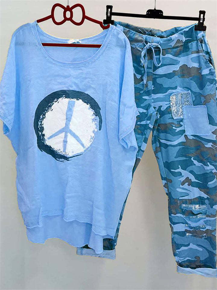 Printed Crewneck Short-Sleeve Tee & Capri Pants Two-Piece Set