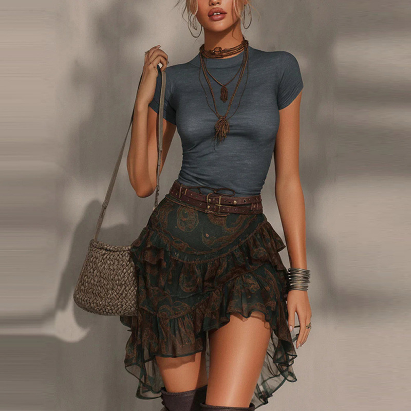 Women's Sexy T-Shirt and Skirt Two-Piece Set with Abstract Print and Patchwork