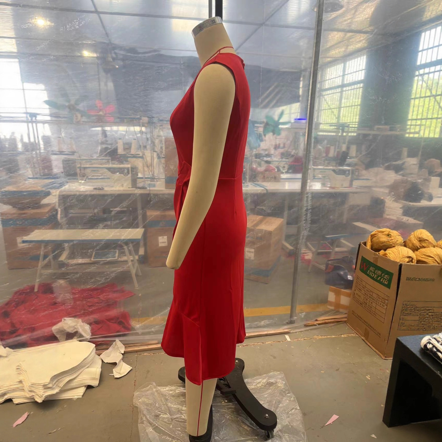 Women's Sleeveless Red Maxi Dress with Round Neck and High Waist
