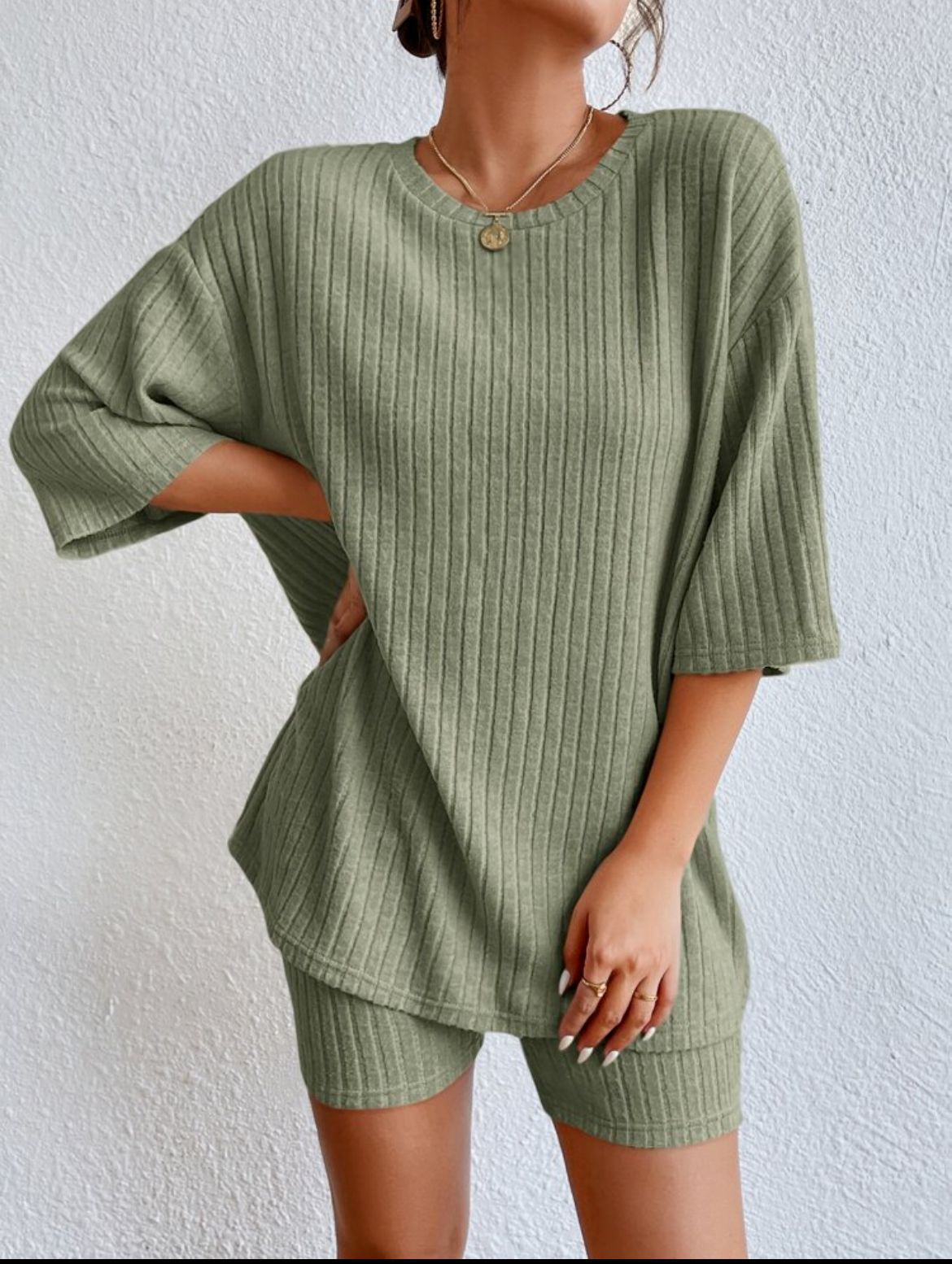 Women's Solid Color Round Neck Loose Shorts Set