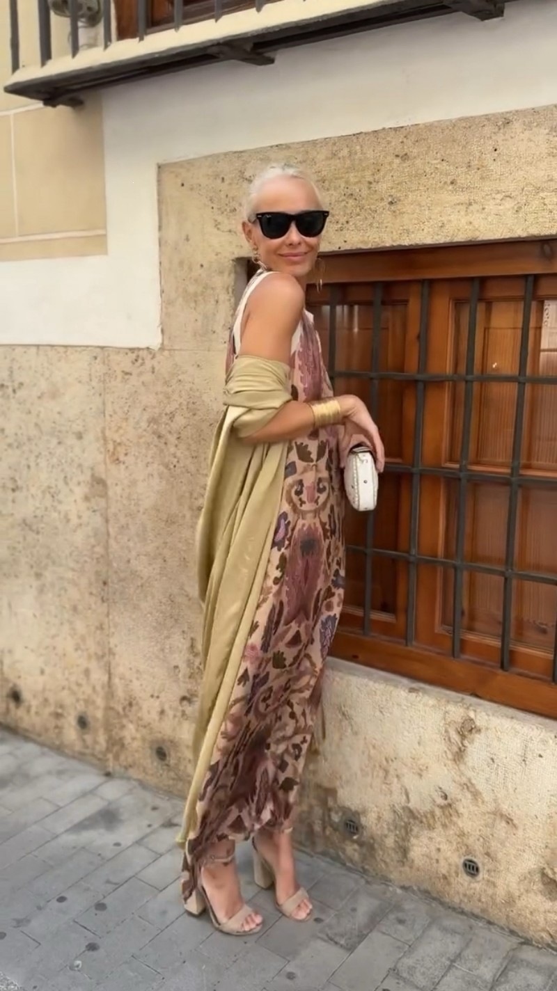 Elegant Printed Round Neck Two-Piece Maxi Dress with Cape