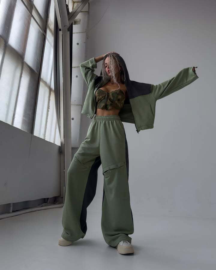 High Street Colorblock Hooded Cardigan & Distressed Button Pants Two-Piece Set
