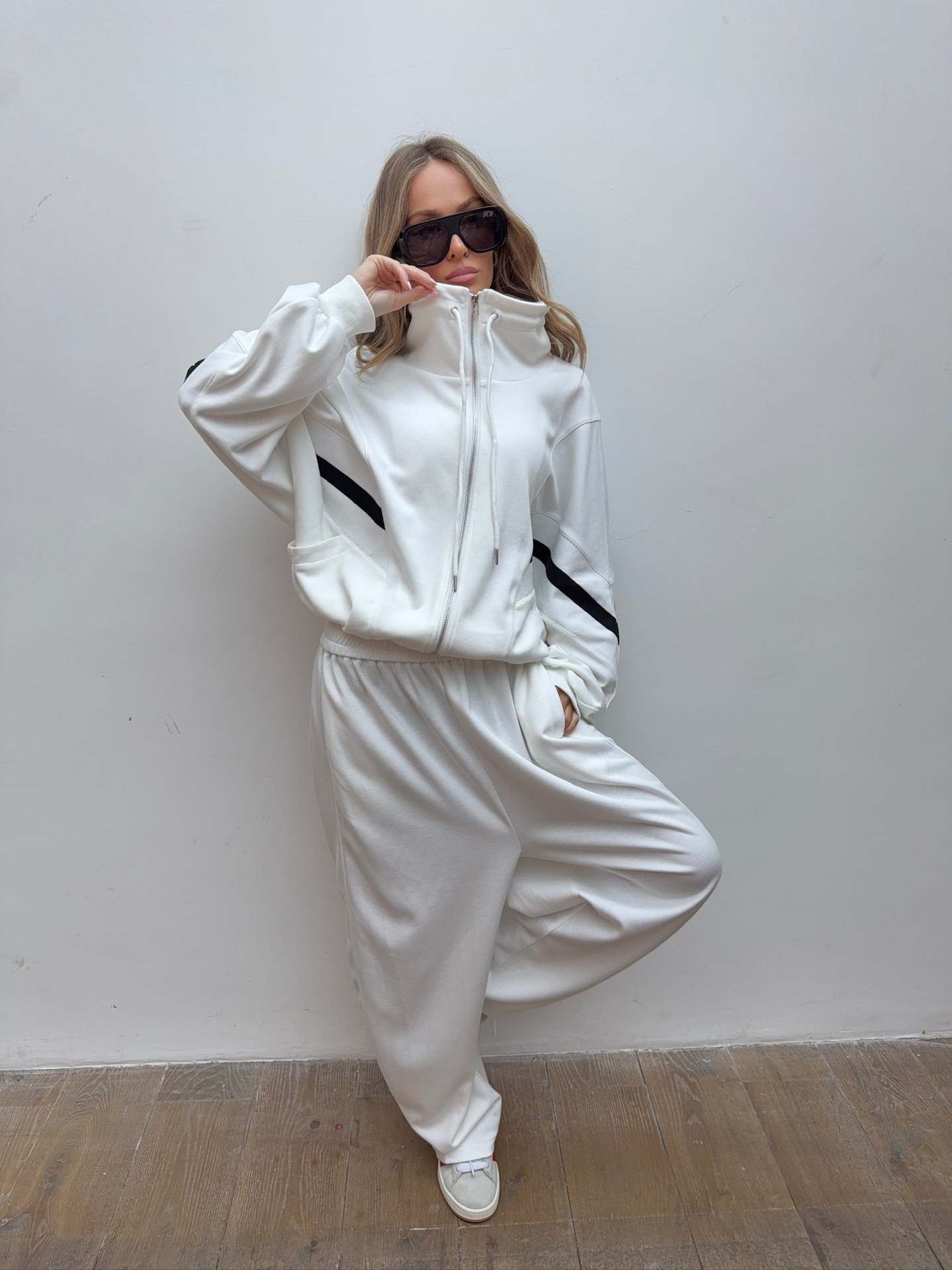 Women's Long Sleeve Casual Two-Piece Pant Set with Colorblock Detail