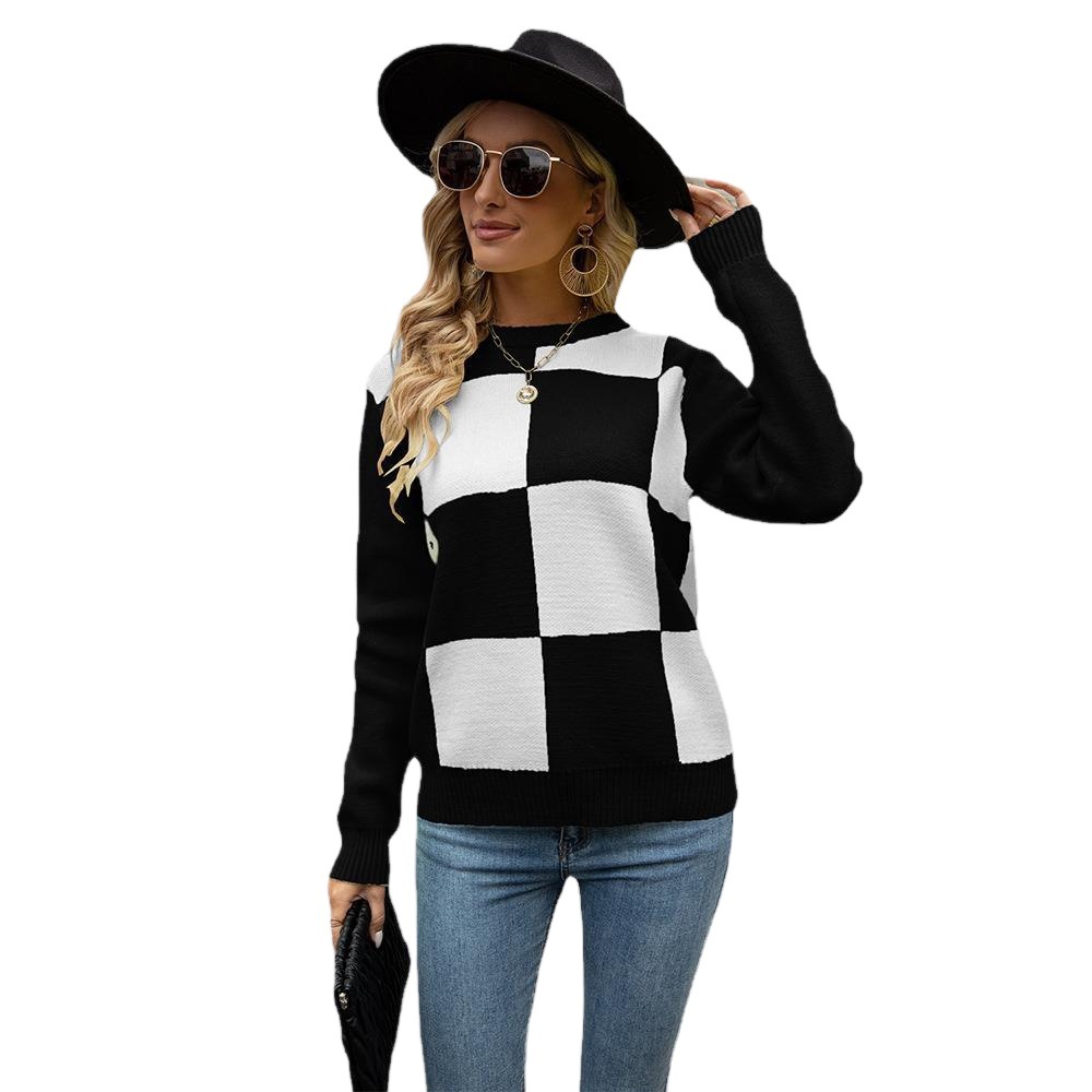 Crewneck Knit Sweater with Rose Plaid Pattern