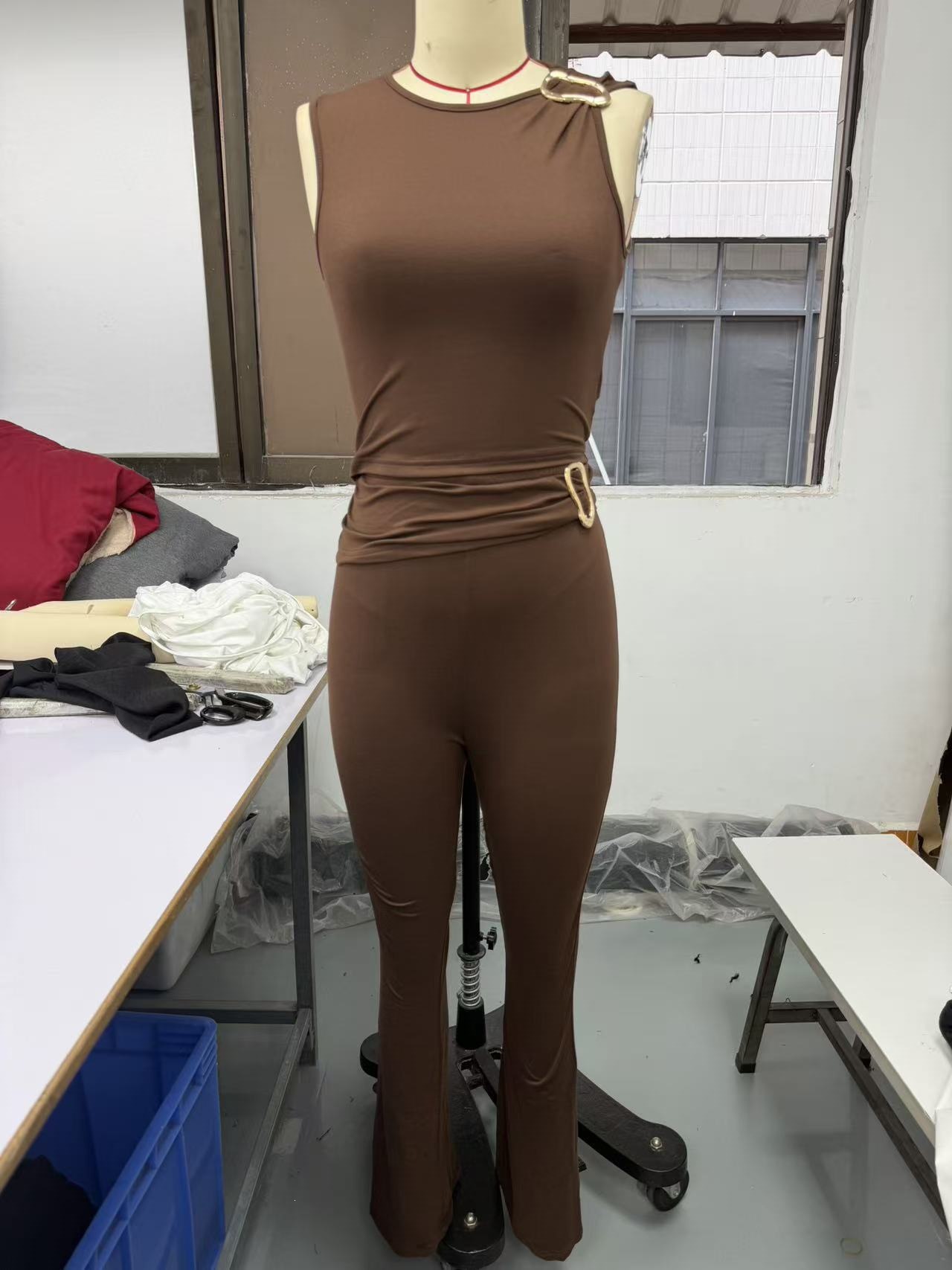 Women's Sleeveless Crop Top and Bodycon Pants Set