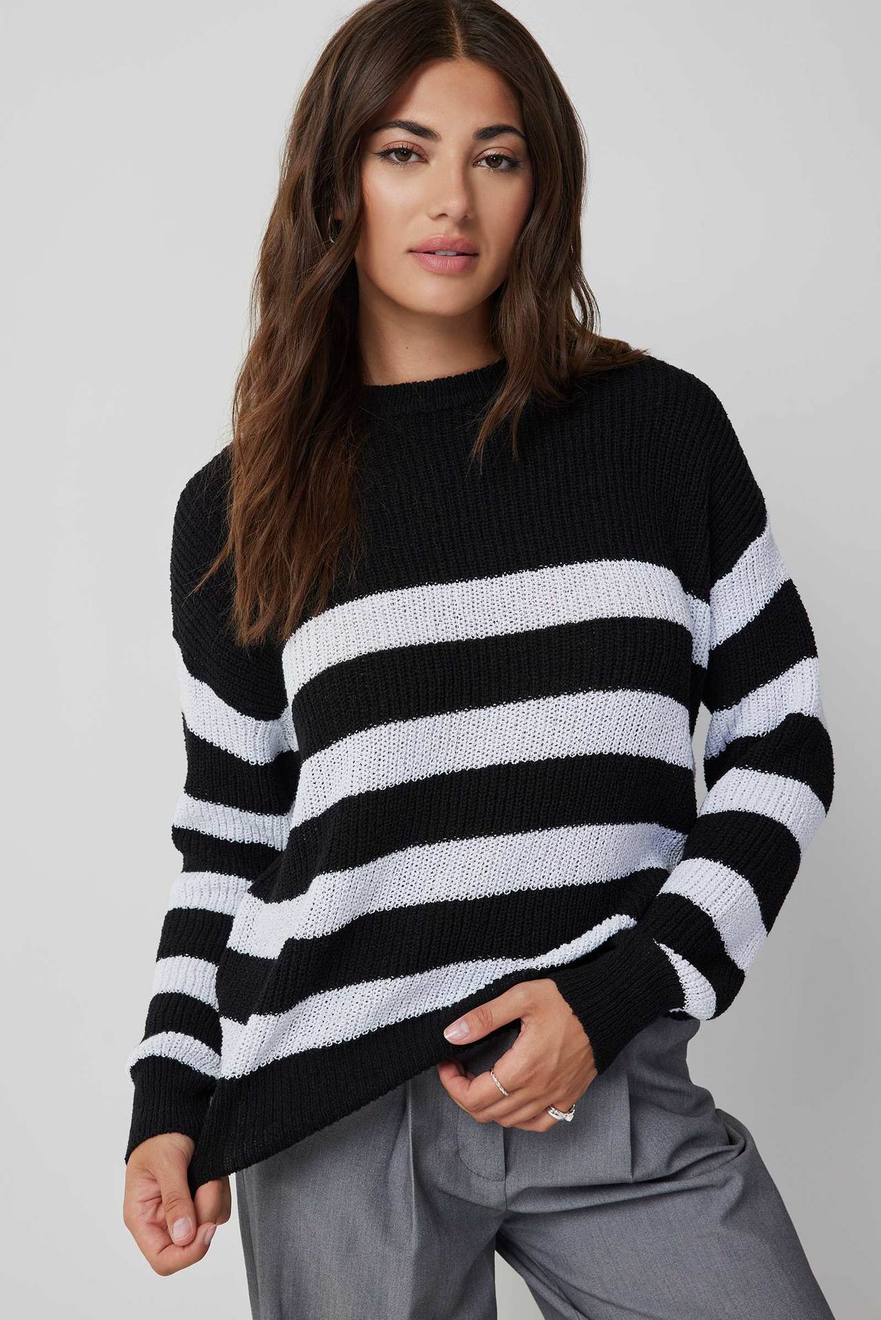Women's Striped Crewneck Drop-Shoulder Oversized Lightweight Pullover