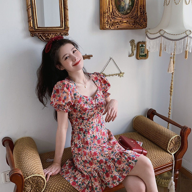 French Vintage Floral Midi Dress with V-Neck and Puff Sleeves