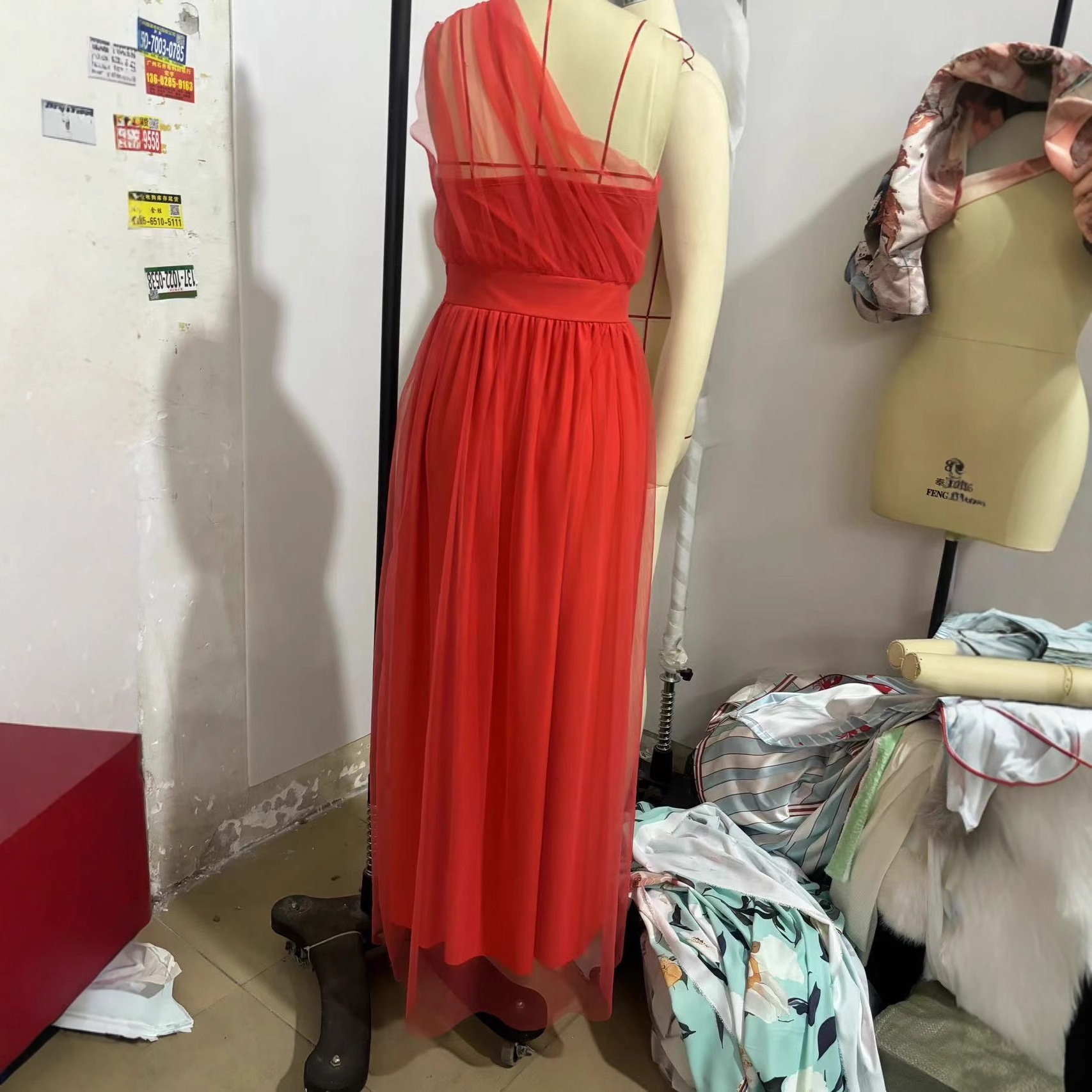 One-Shoulder Fitted Solid Color Sleeveless Long Dress