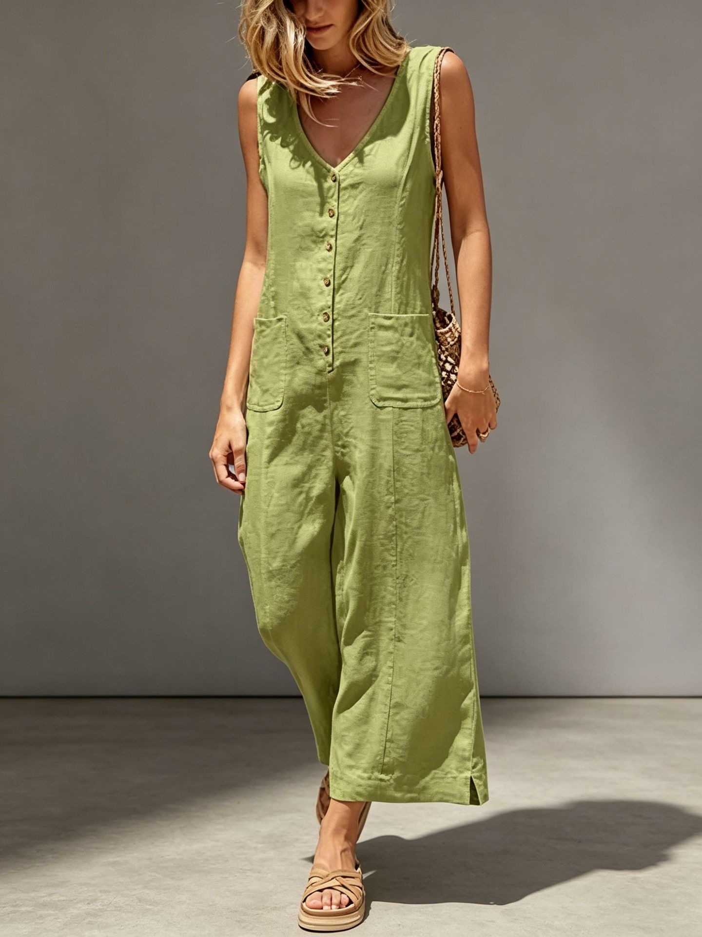 Women's Sleeveless Button-Front Wide-Leg Jumpsuit with Pockets