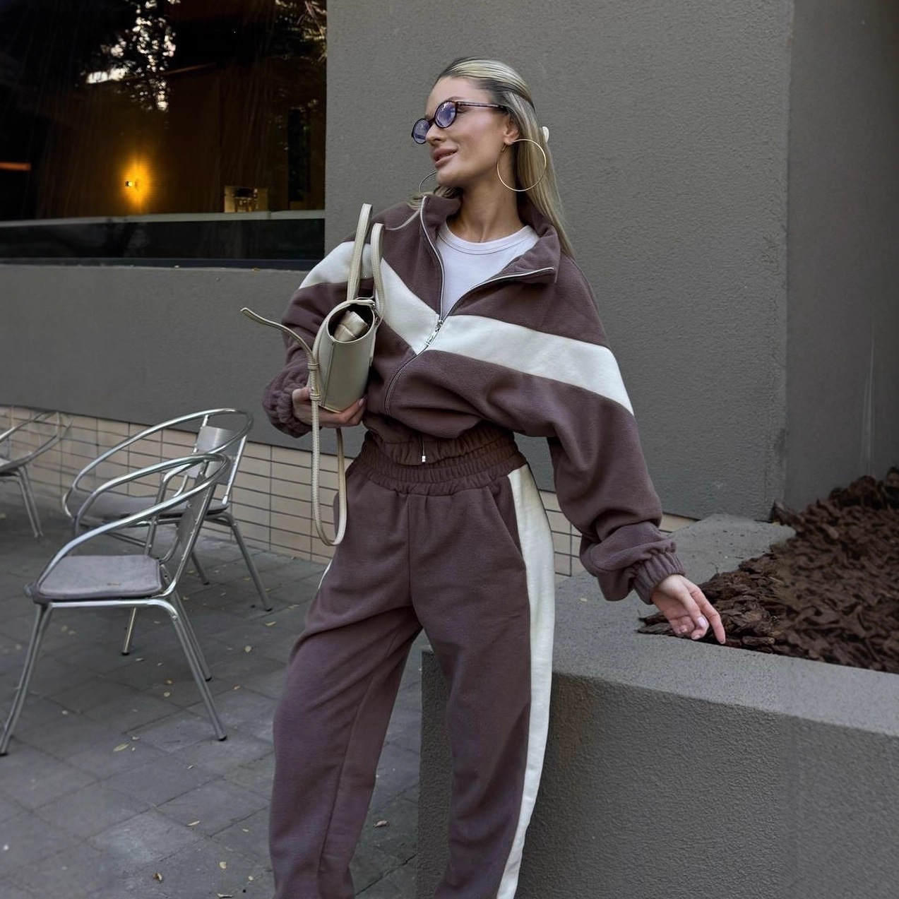 Women's Fleece Color-Block Zip-Up Hoodie and Jogger Set