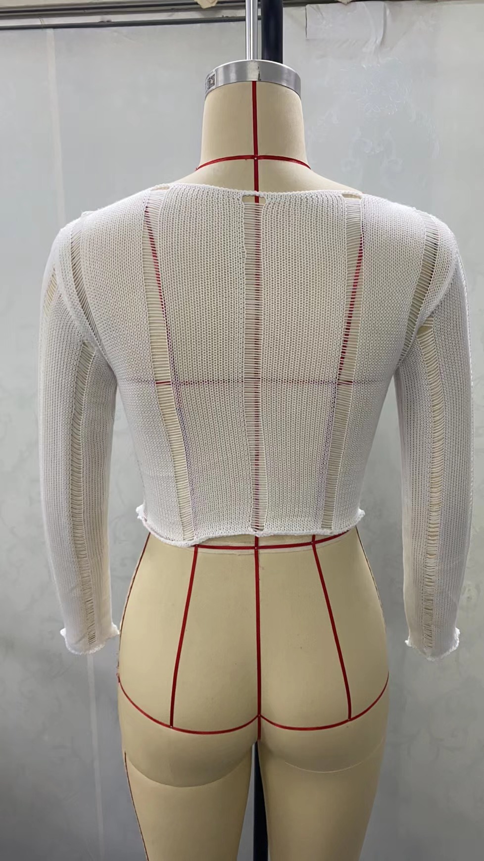 Women's Round Neck Long Sleeve Cutout Cropped Knit Sweater Slim Fit