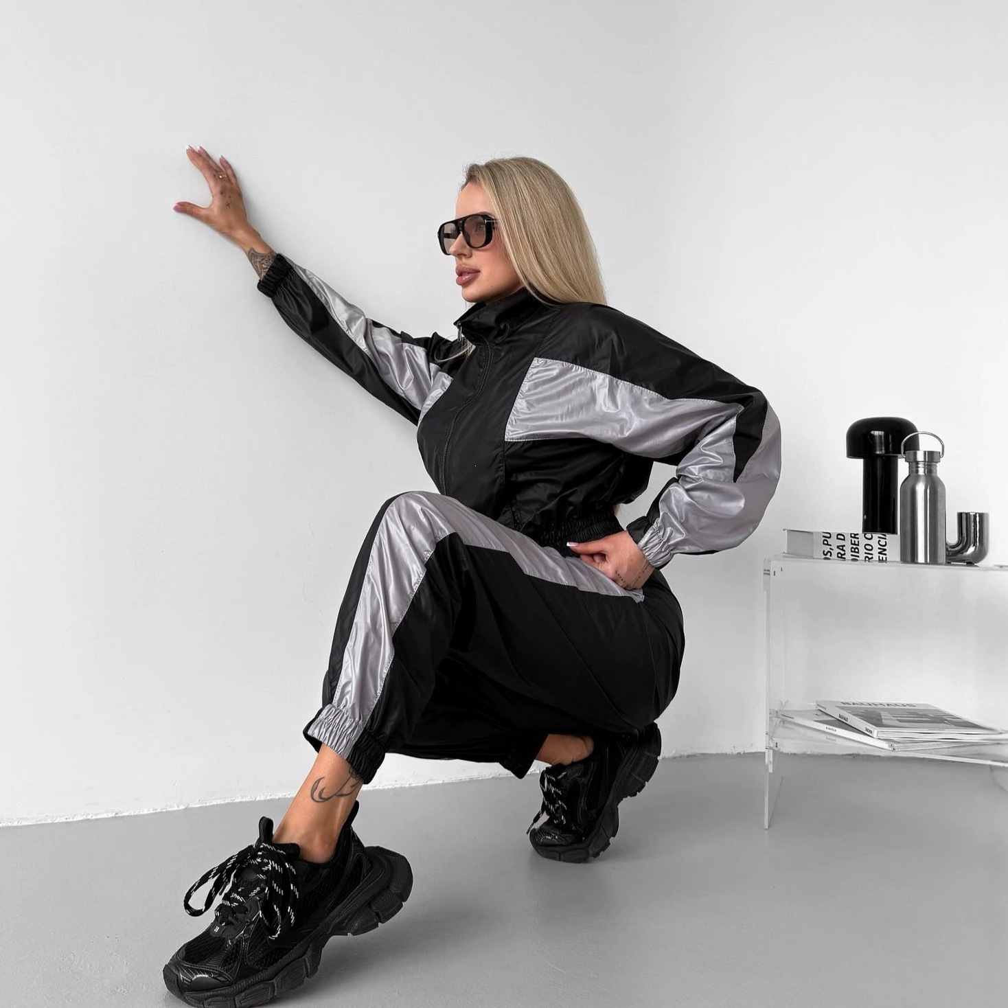 Colorblock Two-Piece Set: Cropped Zip Jacket & Jogger Pants