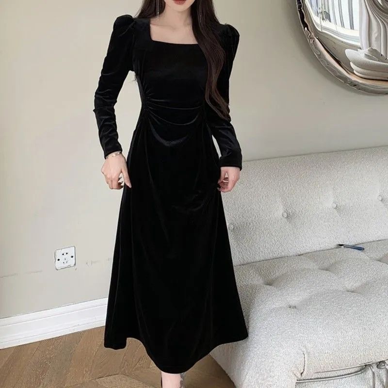 Hepburn Style Black Velvet Square Neck Dress with Pleated Waist