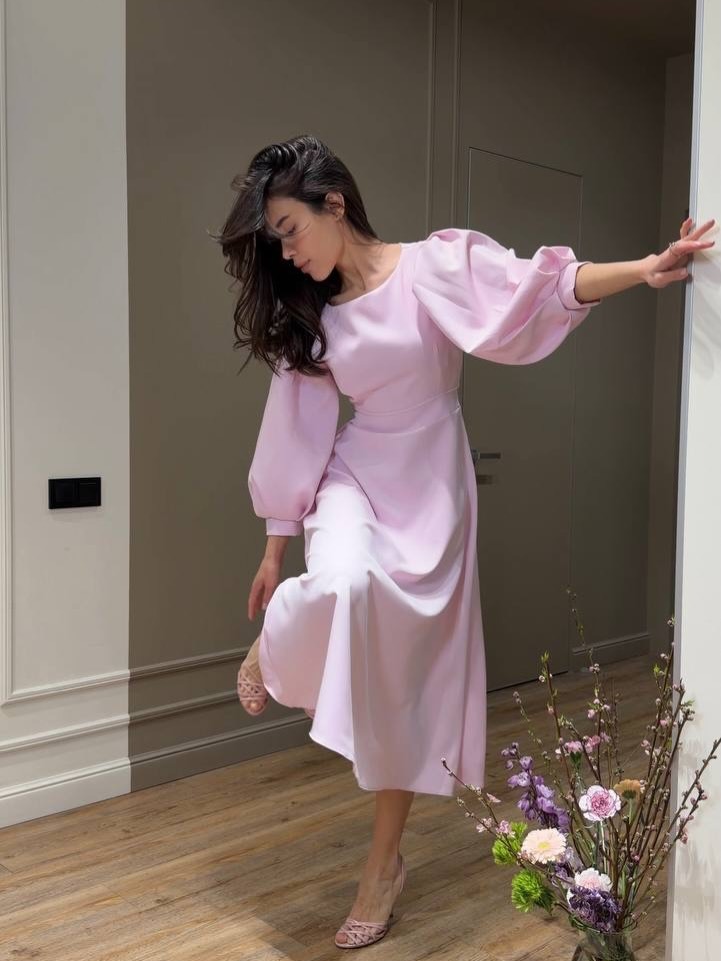 Solid Open-Back Lantern Sleeve Tie-Waist Long Dress