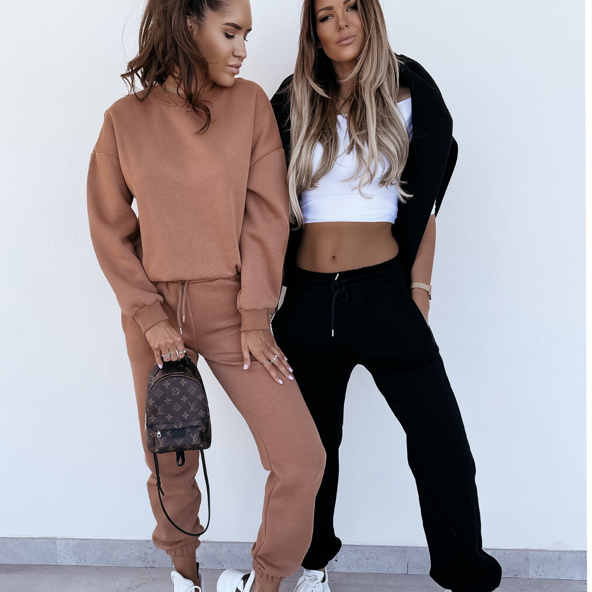Women's Casual Two-Piece Sweatsuit Set Long Sleeve Solid Color