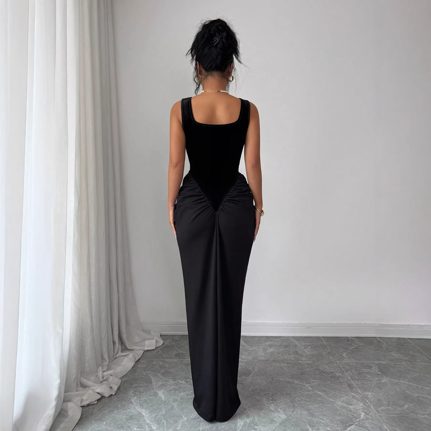 Sexy Square Neck Sleeveless Long Dress with Hand-Set Rhinestones