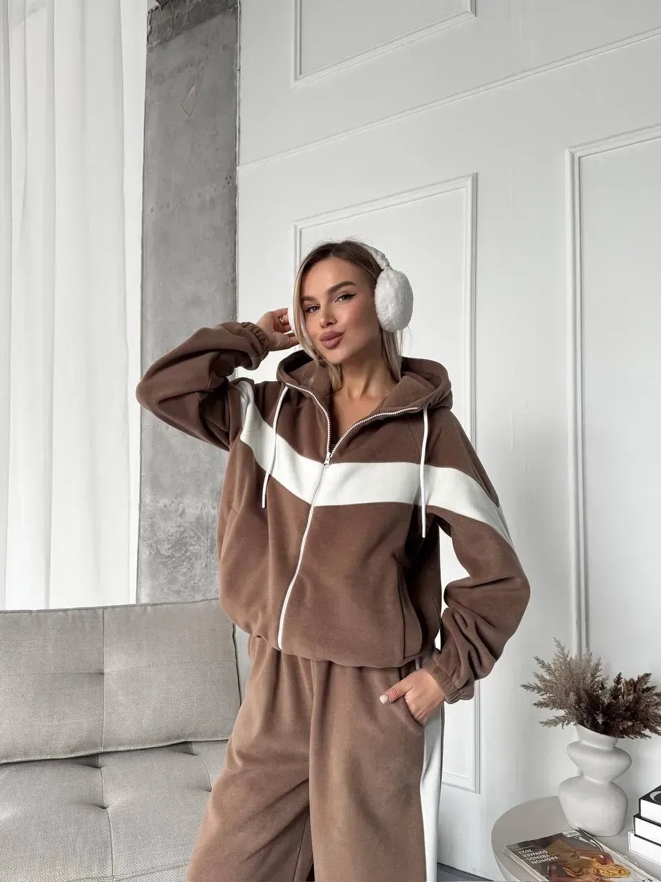Women's Fleece Zip-Up Hooded Sweatshirt and Pants Set