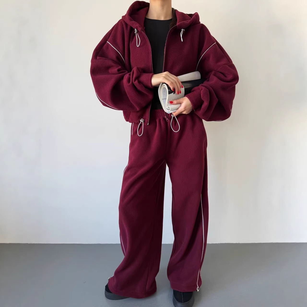 Women's Fleece Hoodie and Straight-Leg Pants Two-Piece Set