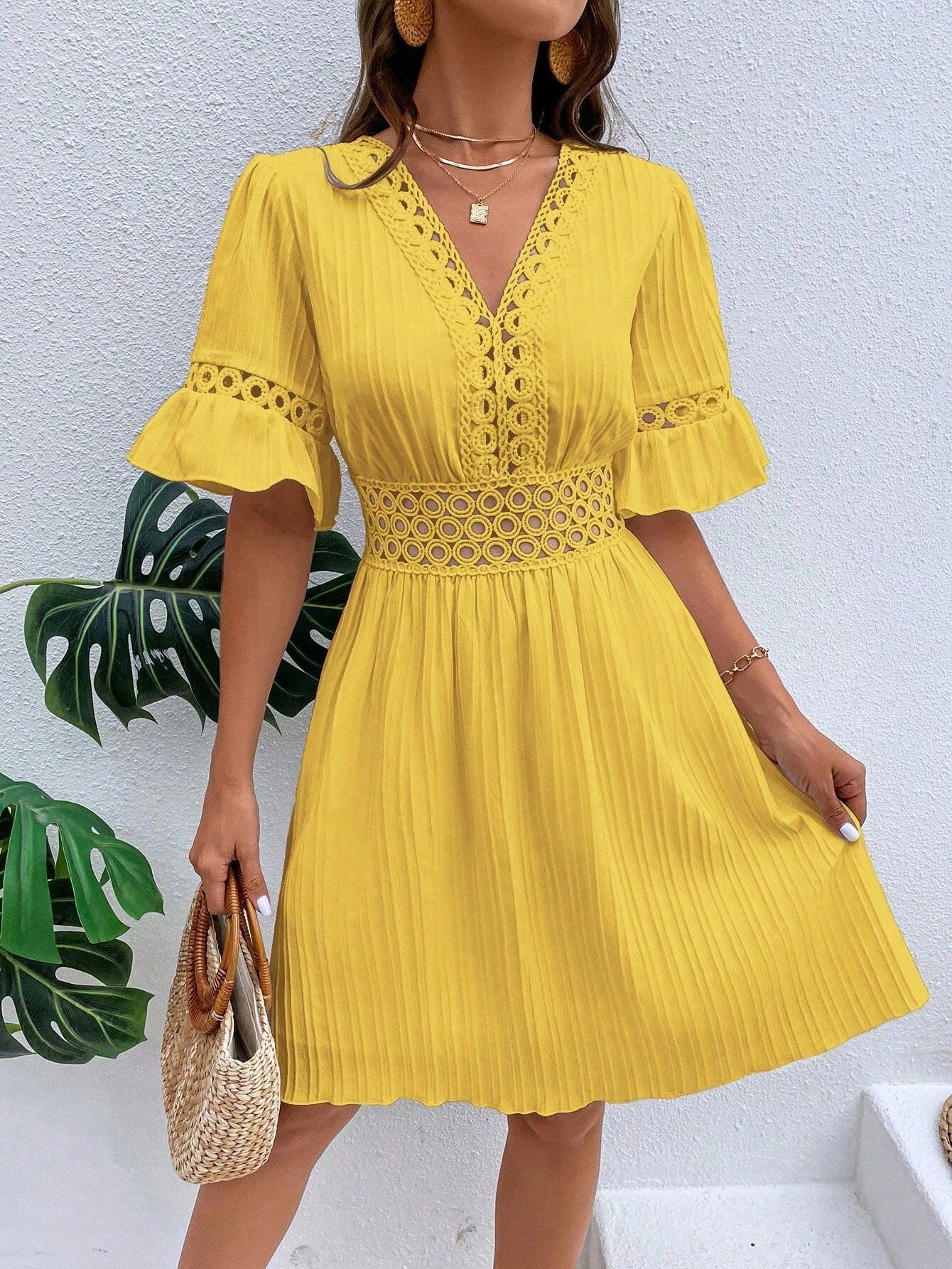 Women's Summer Lace Panel V-Neck Cinched Waist Solid Dress