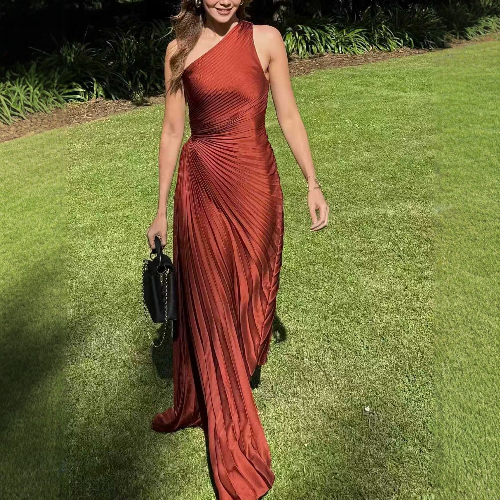 Vintage Olive Green Halter Pleated Satin Long Dress Knotted Waist Formal Evening Gown