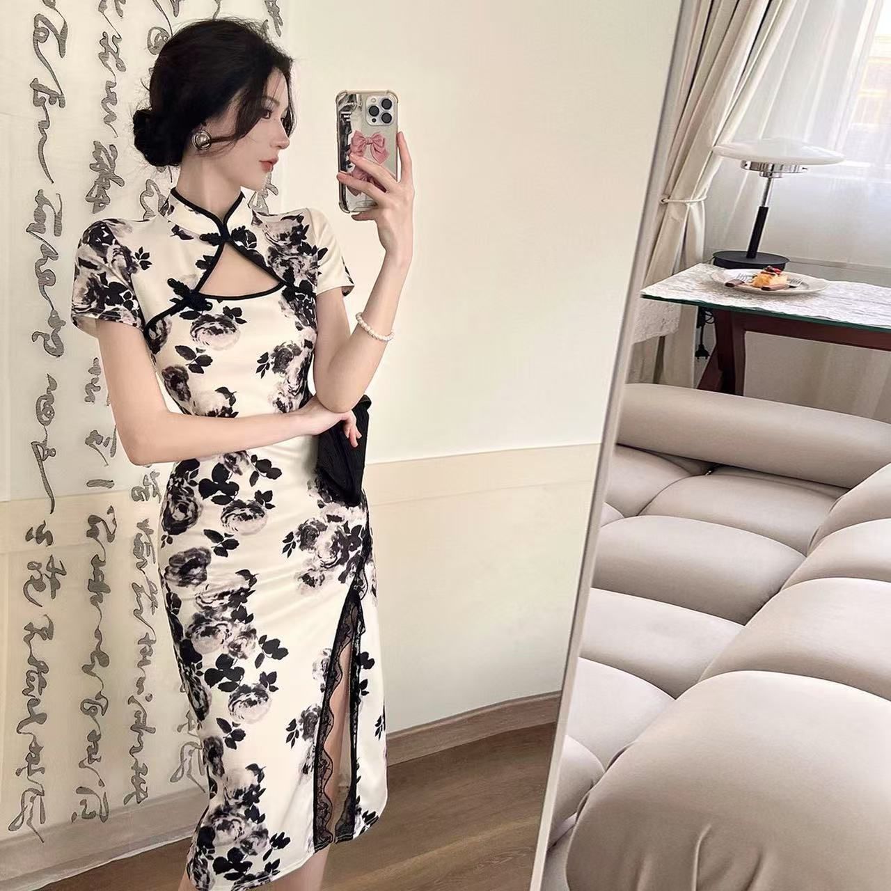 Floral Print Bodycon Qipao Dress with Lace Trim and Mandarin Collar