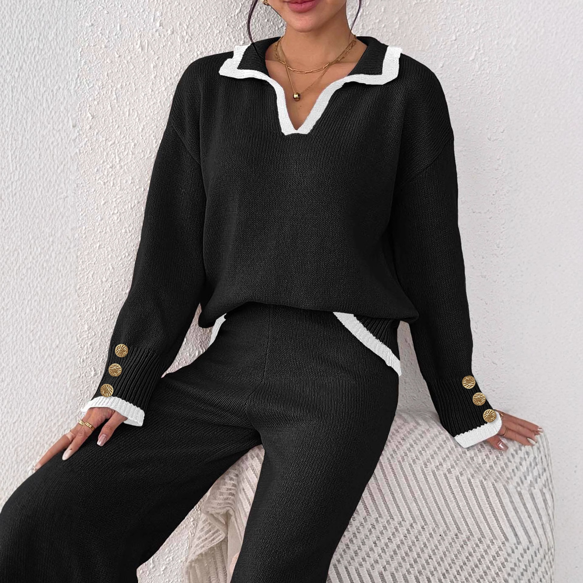 Women's Color-Block Pullover Sweater with Collar and Gold Buttons