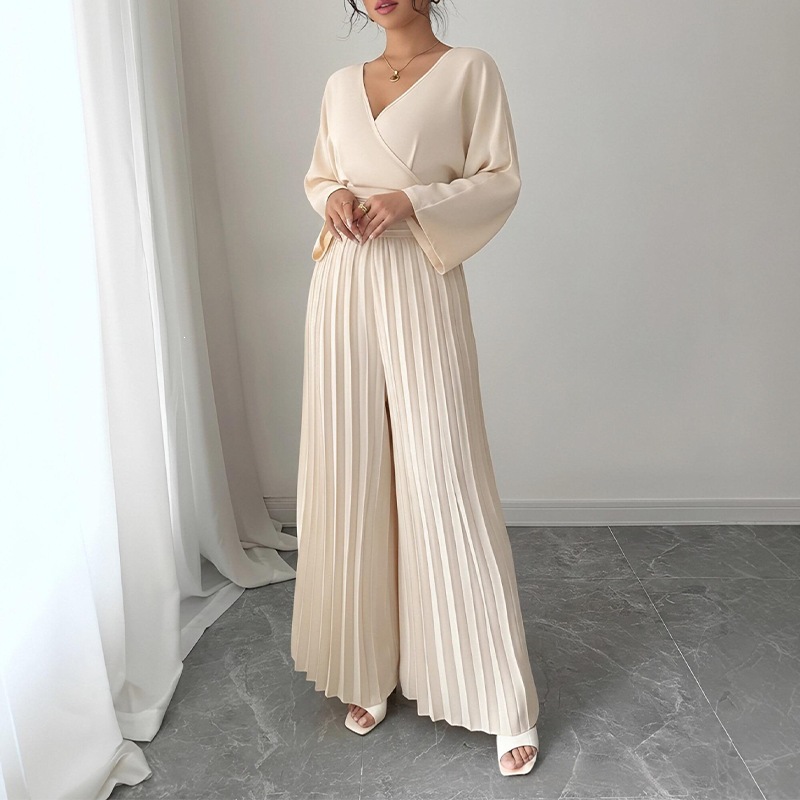 Women's Elegant Solid Color Waist-Cinched Pleated Wide-Leg Jumpsuit
