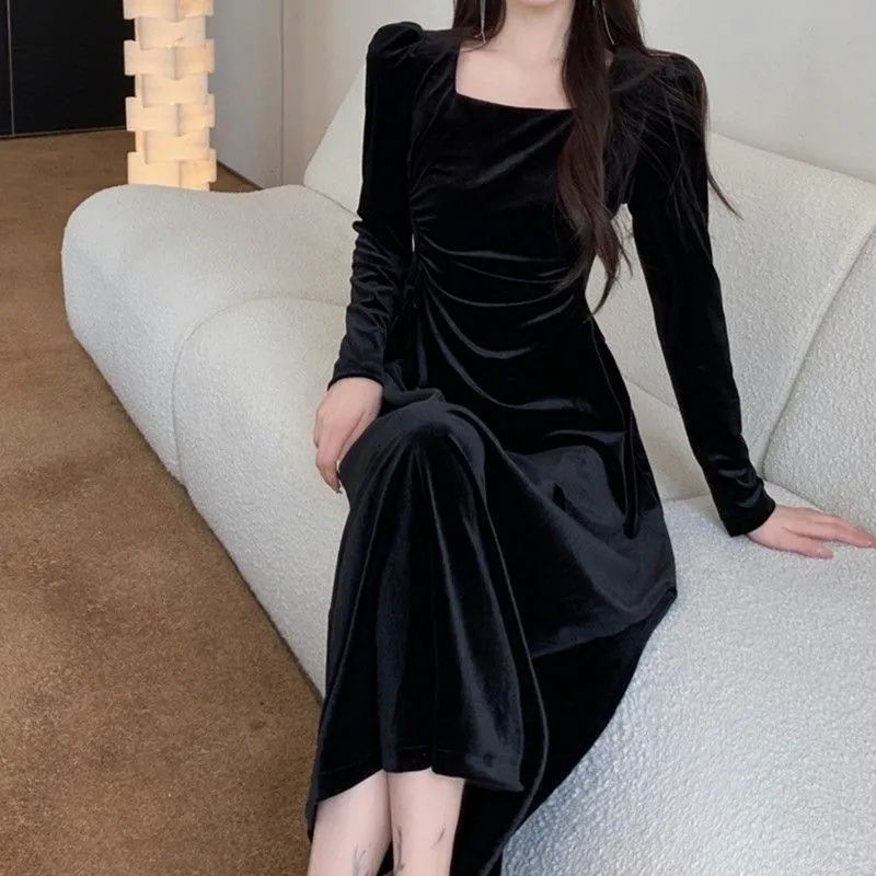 Hepburn Style Black Velvet Square Neck Dress with Pleated Waist