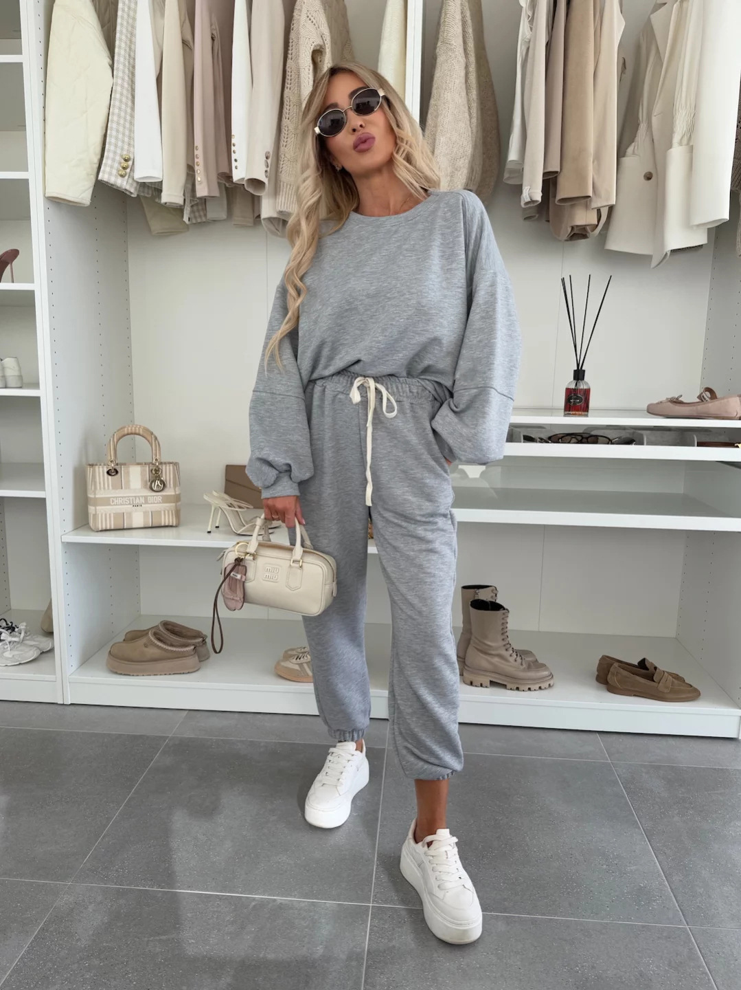 Women's Solid Crewneck Long-Sleeve Sweatshirt & Drawstring Jogger Pants 2-Piece Set