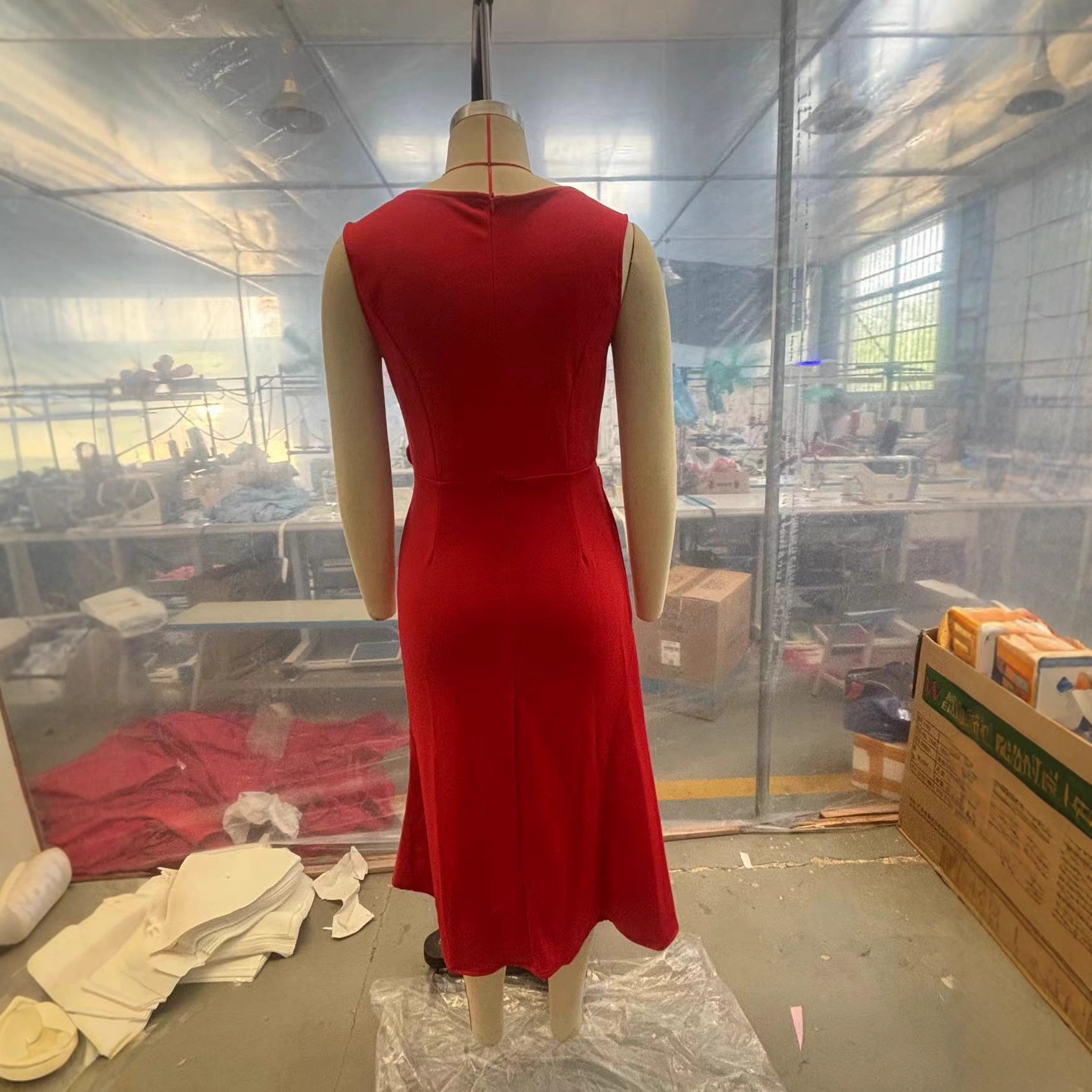 Women's Sleeveless Red Maxi Dress with Round Neck and High Waist