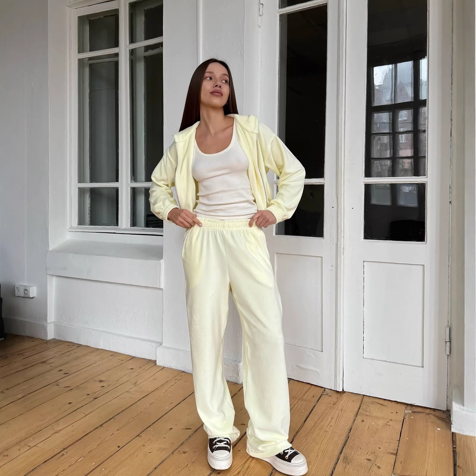 Women's Hooded Zip-Up Sweatshirt and Wide-Leg Pants Set Solid Color