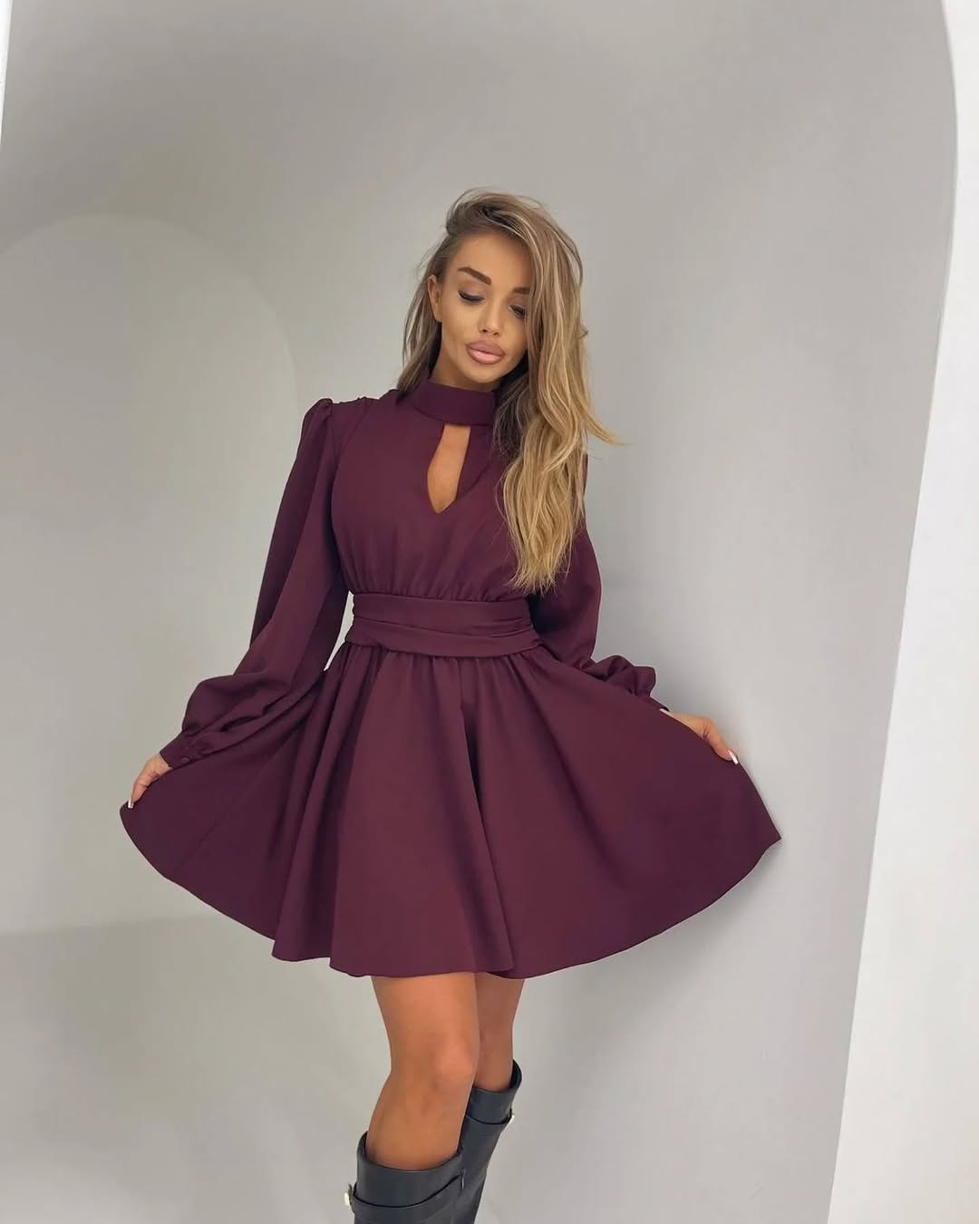 Sexy Cutout Waist-Cinching Solid Color Dress