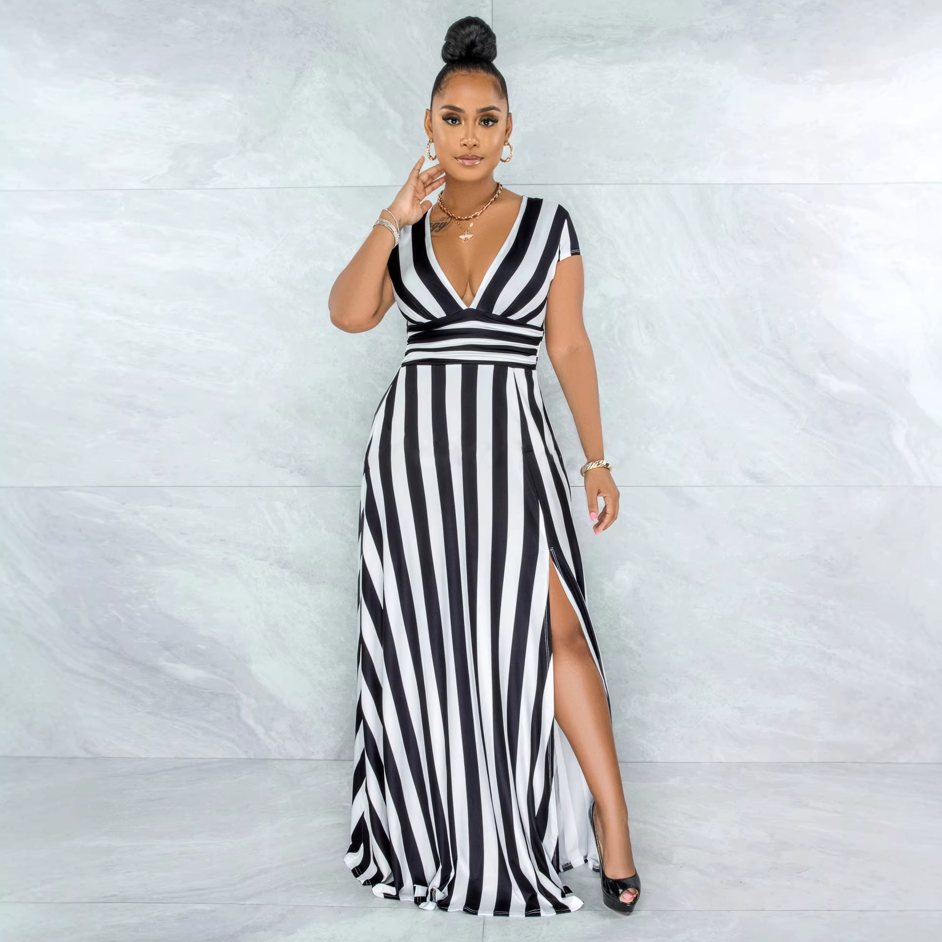 Striped Bodycon Split Dress with V-Neck and Sleeveless Design