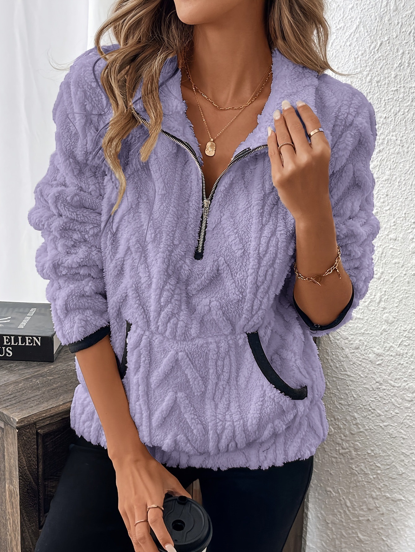 Cropped Half-Zip Jacquard Sweatshirt with Collar and Plush Pockets