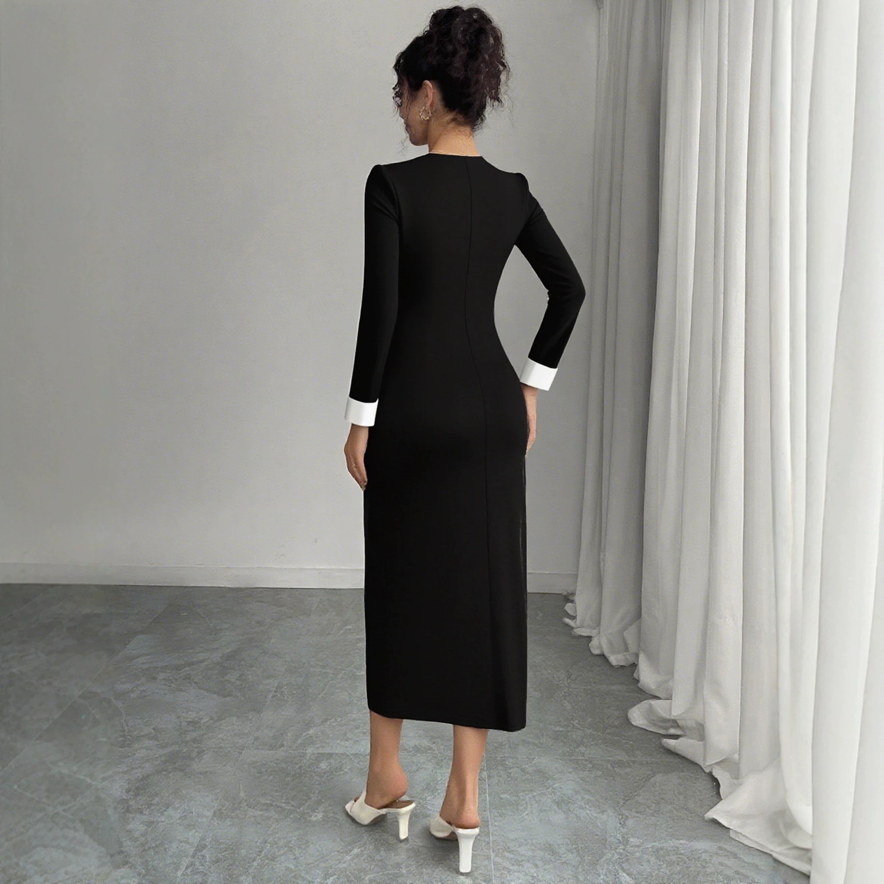 Elegant Slim-Fit Long-Sleeve Dress with Bow and Slit