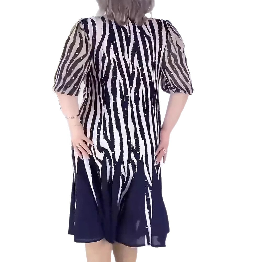 Elegant Striped Print Round Neck Midi Dress with Oversized Flare Skirt