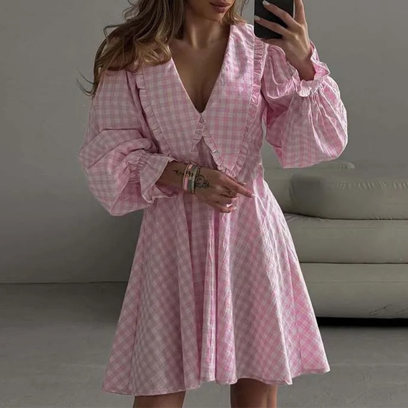 Plaid Dress with Lantern Sleeves and Collar