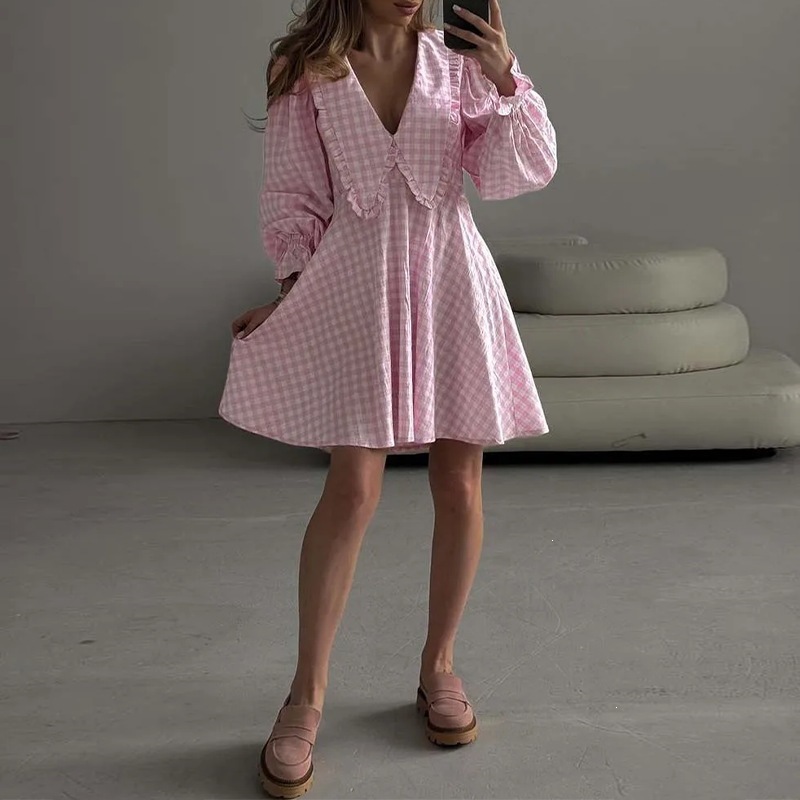 Plaid Dress with Lantern Sleeves and Collar