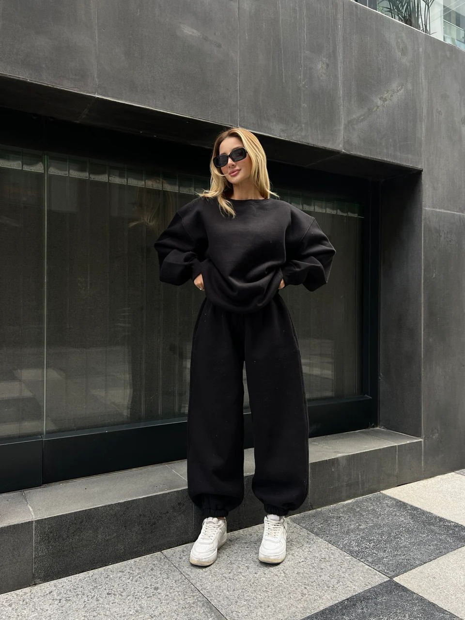 Women's Solid Color Loose Crewneck Sweatshirt & Drawstring Pants 2-Piece Set